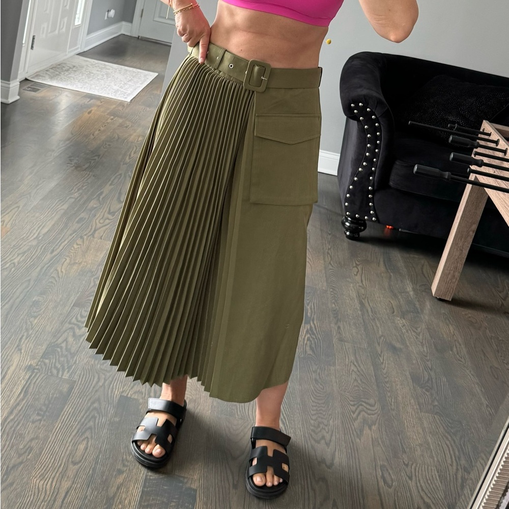 Anthropology MARE MARE camo skirt. NEW.